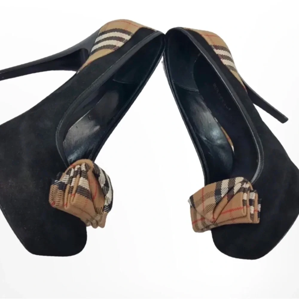 Burberry Women's Black Vintage Classy Check Pumps high heels Leather - Picture 5 of 12